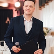 Ведущий Станислав Шевчик, Беларусь - фото 1