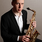 Саксофонист Руслан Андреев