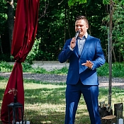 Ведущий Евгений Курмашов, Беларусь - фото 3